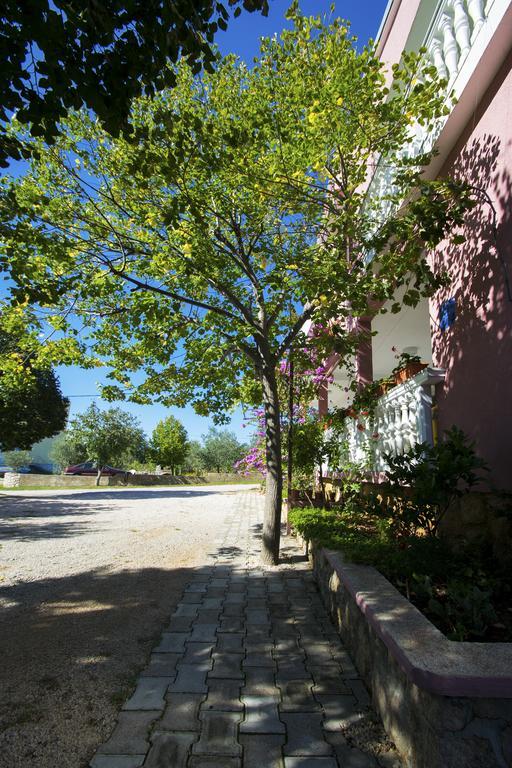 Apartments Zile Starigrad Paklenica Exteriör bild