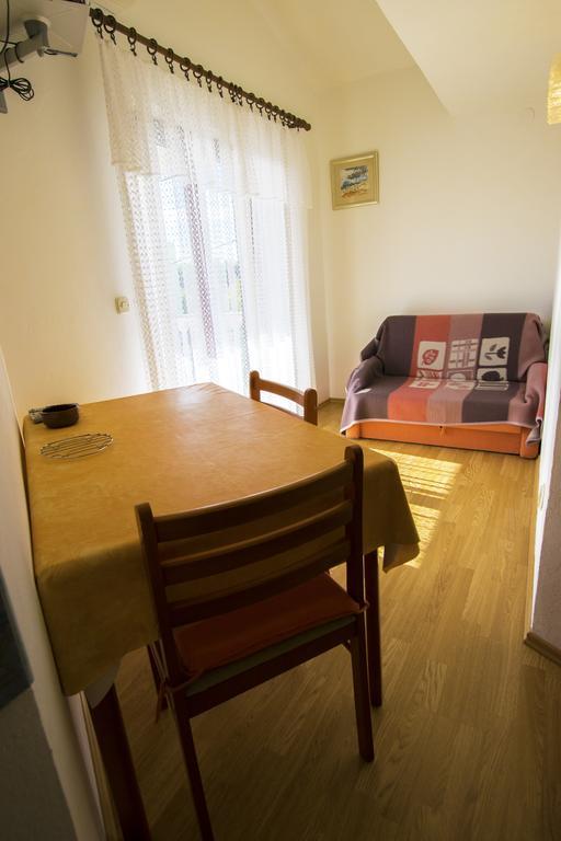 Apartments Zile Starigrad Paklenica Rum bild