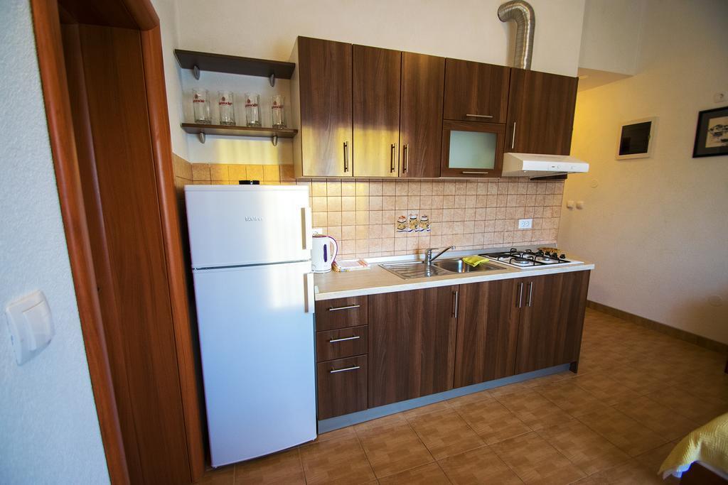 Apartments Zile Starigrad Paklenica Rum bild