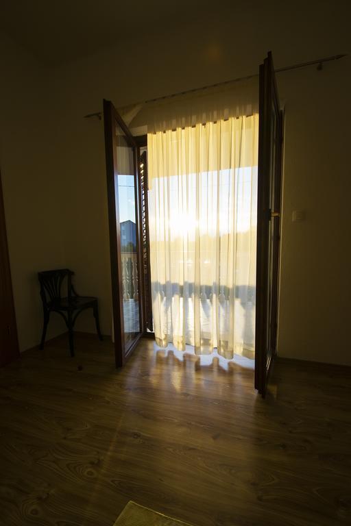 Apartments Zile Starigrad Paklenica Rum bild