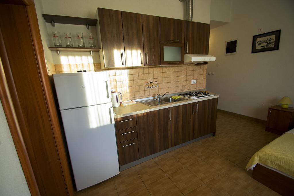 Apartments Zile Starigrad Paklenica Rum bild