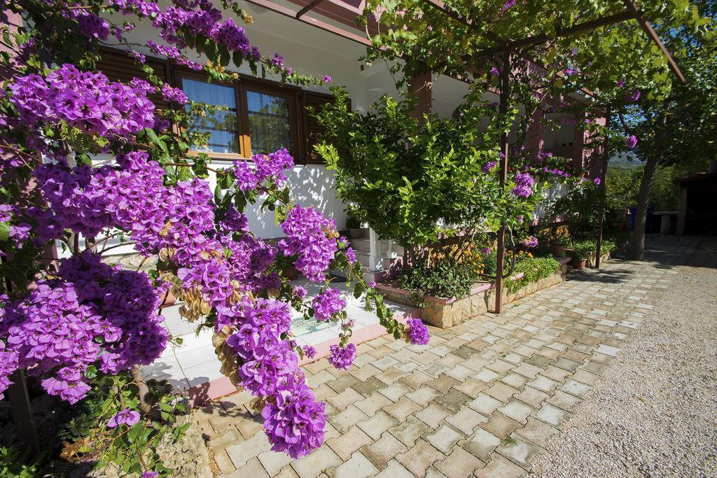 Apartments Zile Starigrad Paklenica Exteriör bild