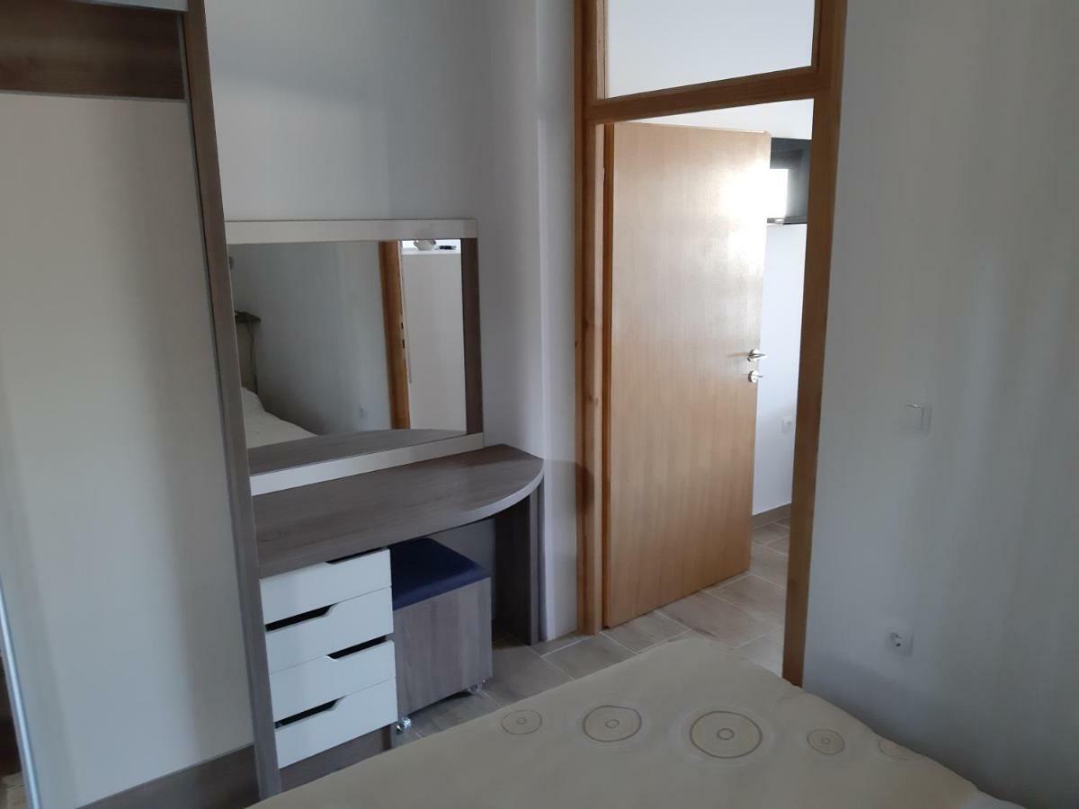 Apartments Zile Starigrad Paklenica Exteriör bild
