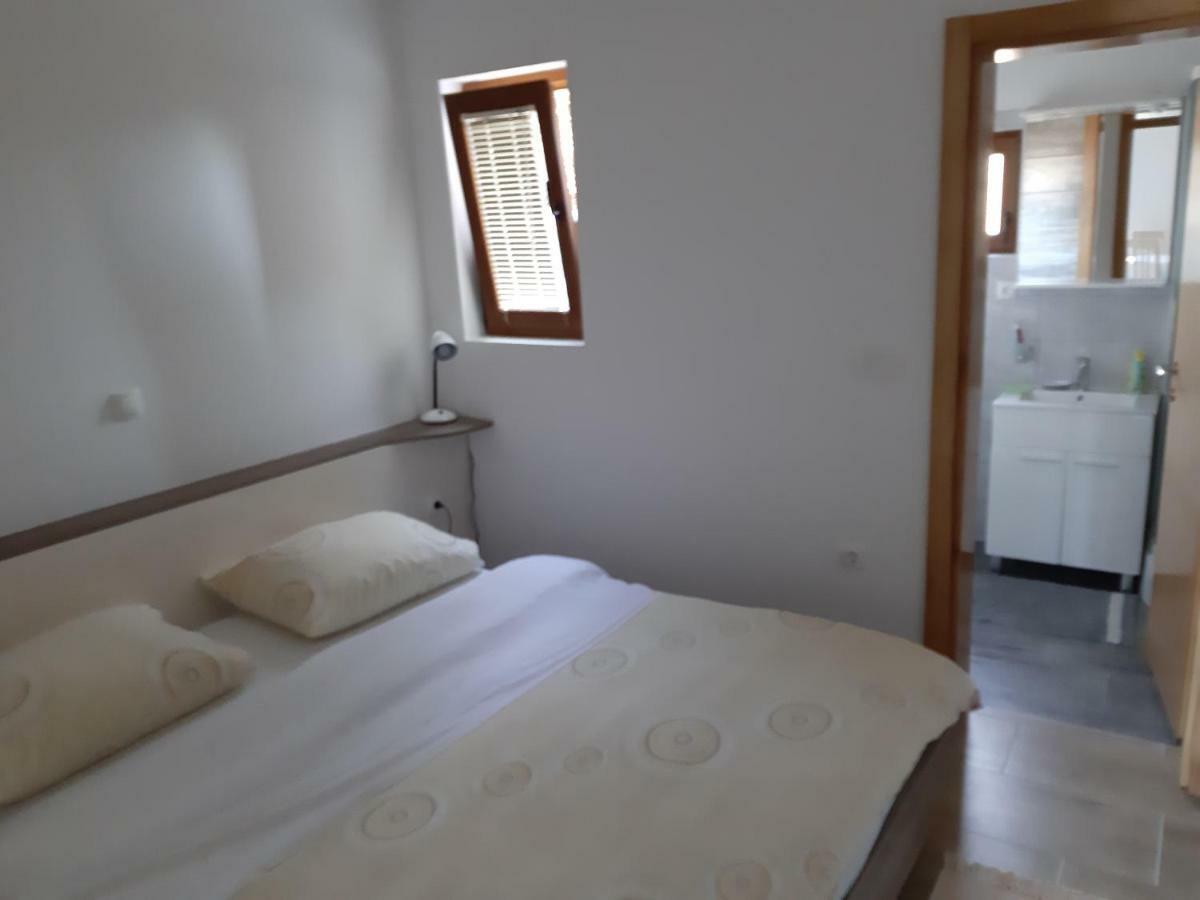 Apartments Zile Starigrad Paklenica Exteriör bild
