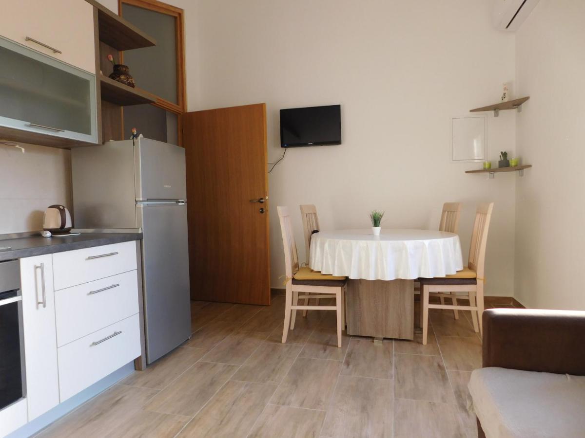 Apartments Zile Starigrad Paklenica Exteriör bild