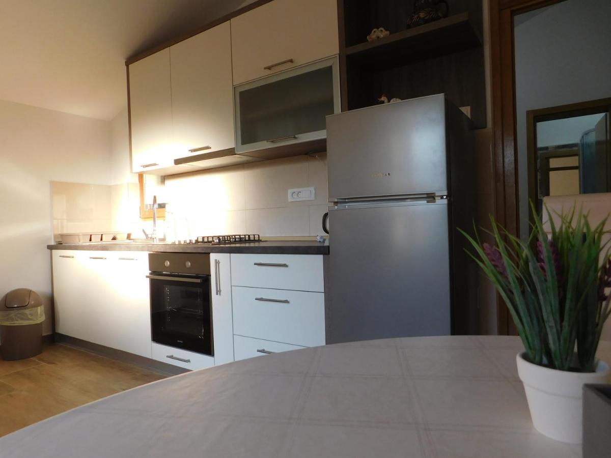 Apartments Zile Starigrad Paklenica Exteriör bild