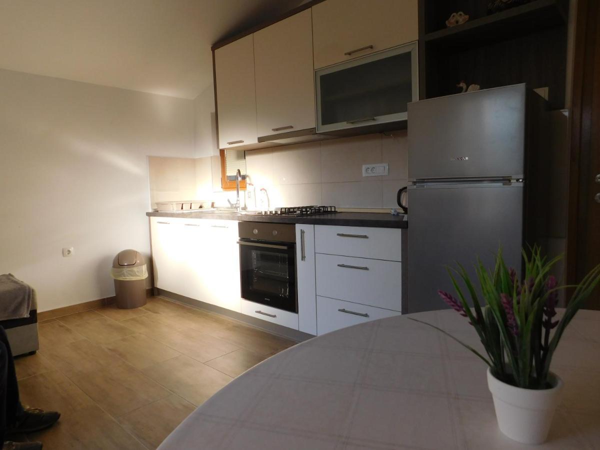 Apartments Zile Starigrad Paklenica Exteriör bild